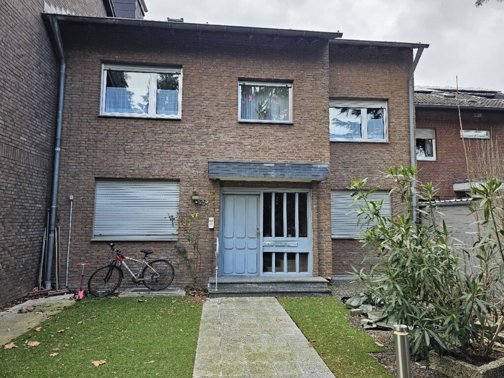 Straßenansicht