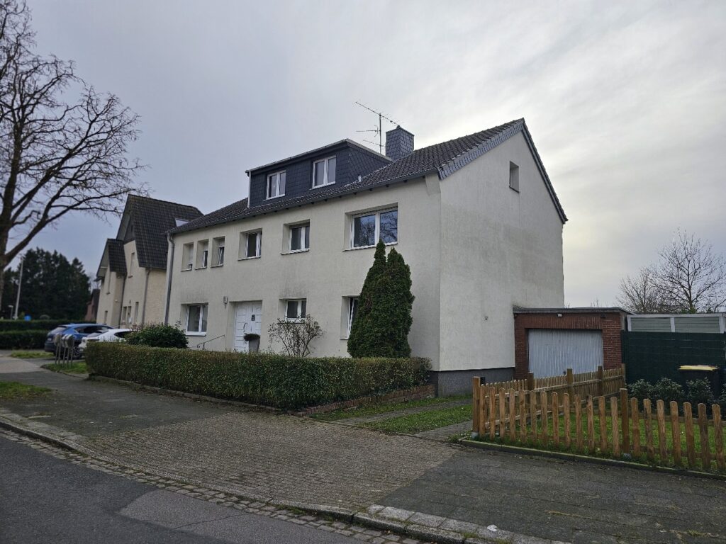 Straßenansicht